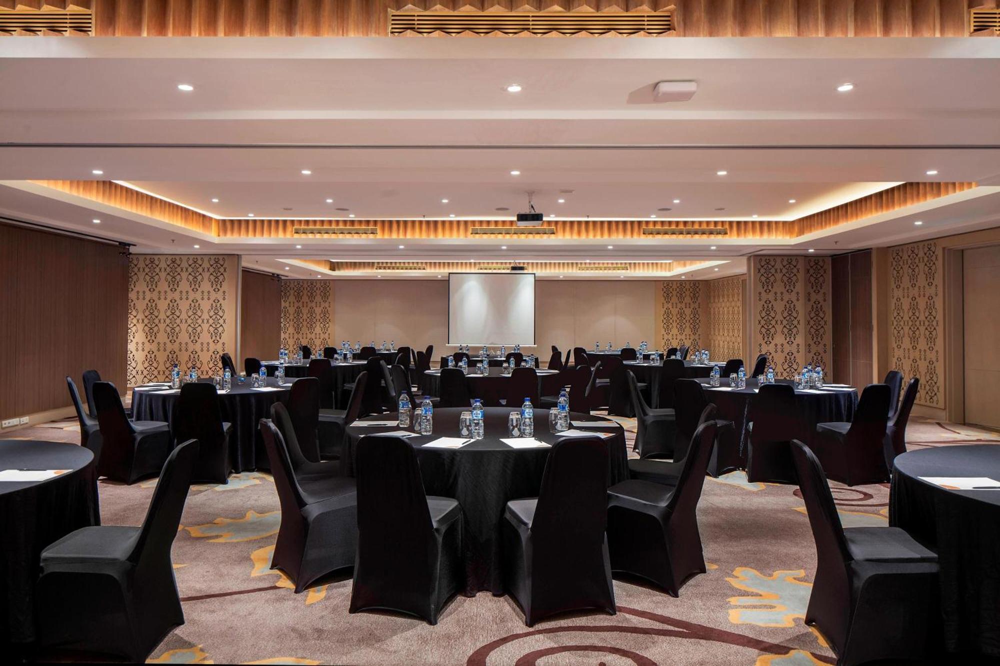 Courtyard by Marriott Bali Seminyak Resort Eksteriør bilde The ballroom